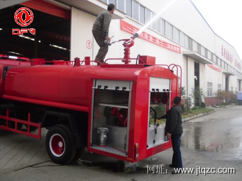 東風(fēng)153消防灑水車(chē)（后面）